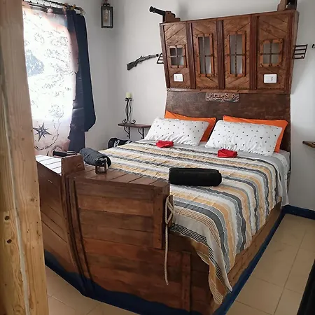Apartment Ocean Pirate