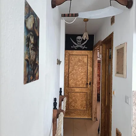 Ocean Pirate Apartment *